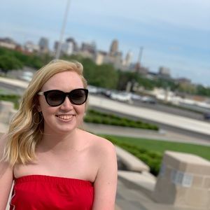 Meet your Posher, Devan